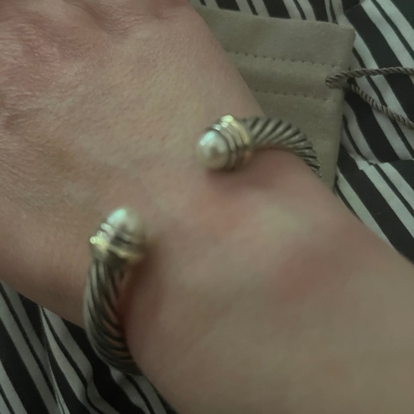 7mm David Yurman Silver Cable Bracelet with pearls and gold tips - Picture 6 of 6